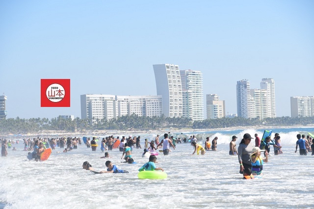 Acapulco alcanza 70 por ciento de ocupación al iniciar vacaciones de “invierno”.