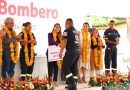 Evelyn Salgado reconoce labor de bomberos del estado de Guerrero.